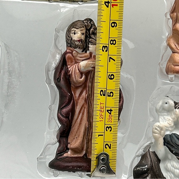 11 pc Porcelain Nativity Scene w/ Manger Christmas Jesus,Mary,Joseph, 3-wisemen - Picture 13 of 16